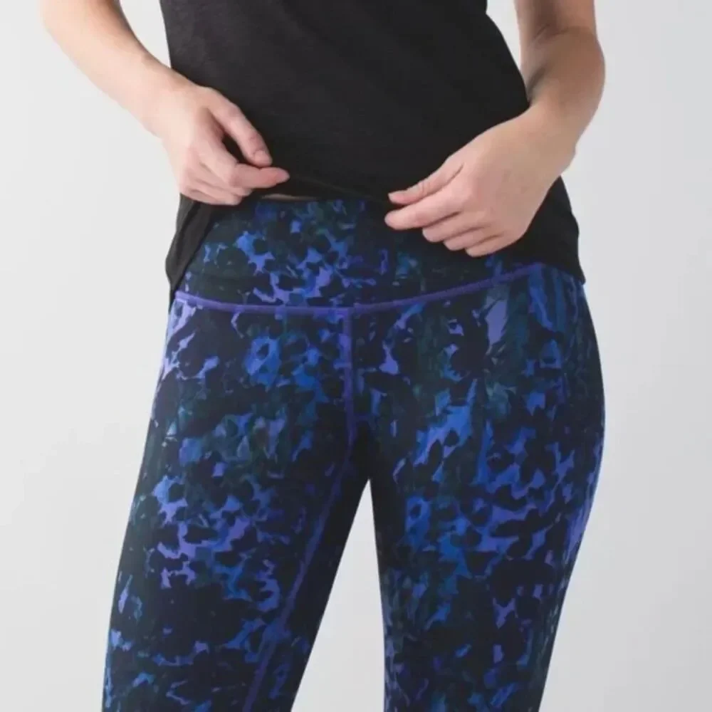 Lululemon Wunder Under Crop Leggings Sz 6 22” Multicolor Print Yoga Gym